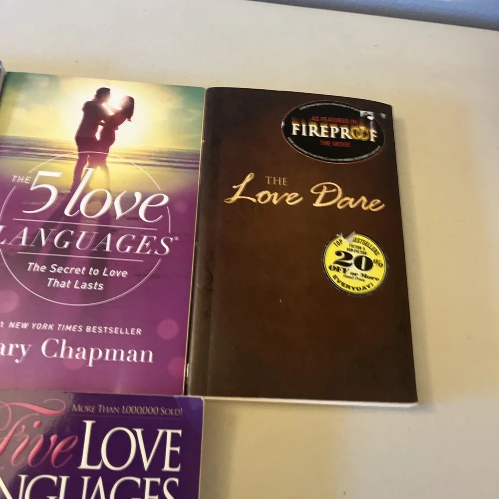 Lot of 5 Books Gary Chapman- The Love Dare, The 5 Love Languages Marriage Couple